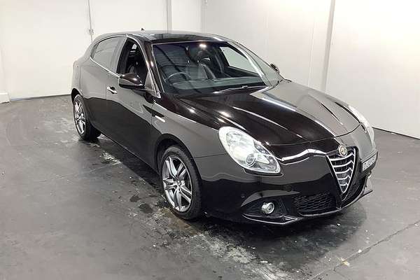 2016 Alfa Romeo Giulietta Distinctive Series 1