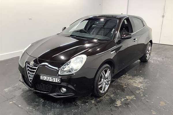 2016 Alfa Romeo Giulietta Distinctive Series 1