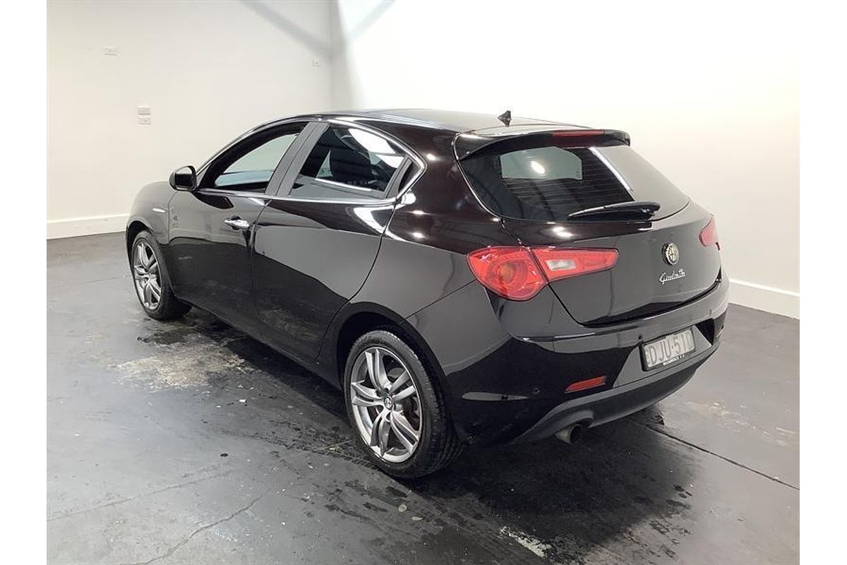 2016 Alfa Romeo Giulietta Distinctive Series 1