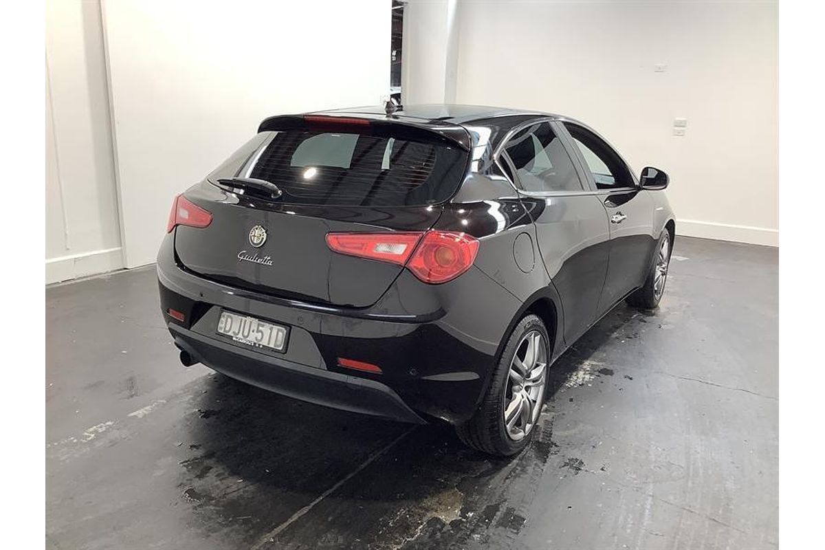 2016 Alfa Romeo Giulietta Distinctive Series 1