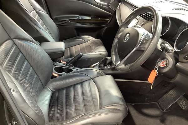 2016 Alfa Romeo Giulietta Distinctive Series 1