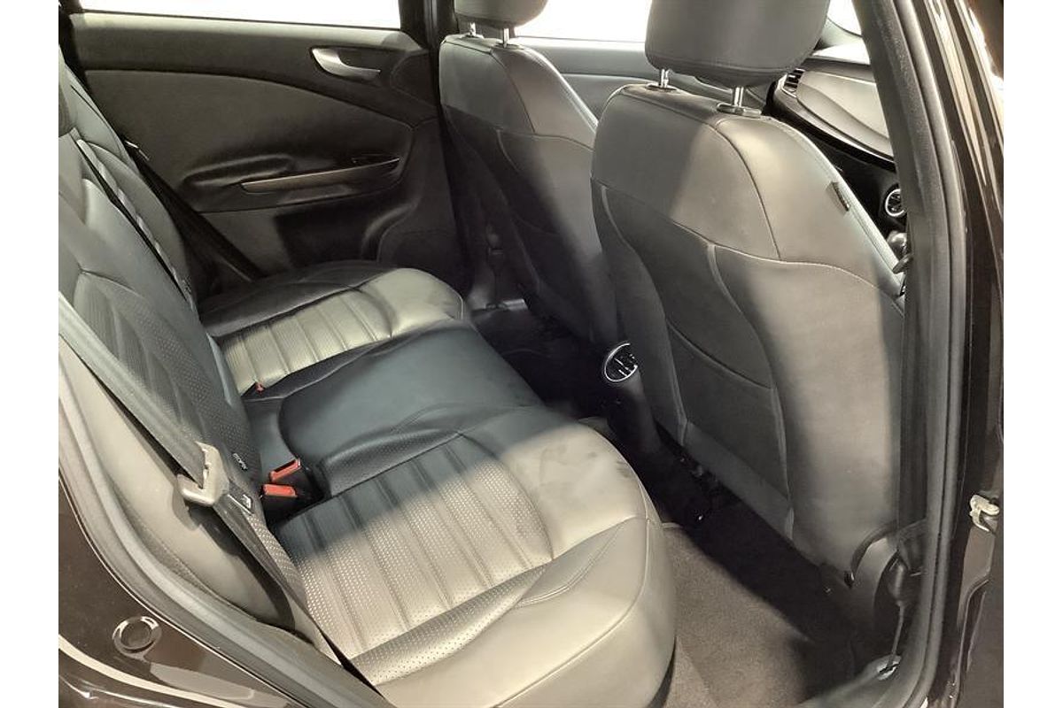 2016 Alfa Romeo Giulietta Distinctive Series 1