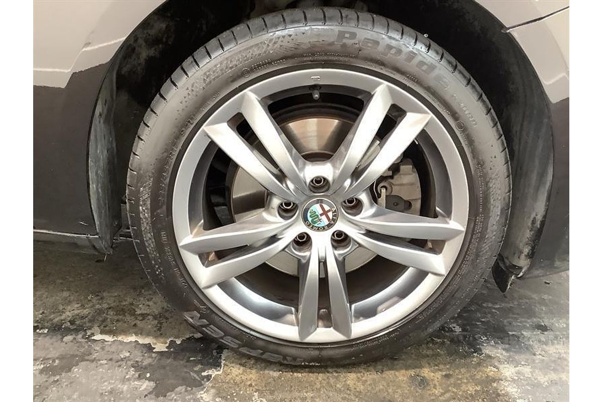 2016 Alfa Romeo Giulietta Distinctive Series 1