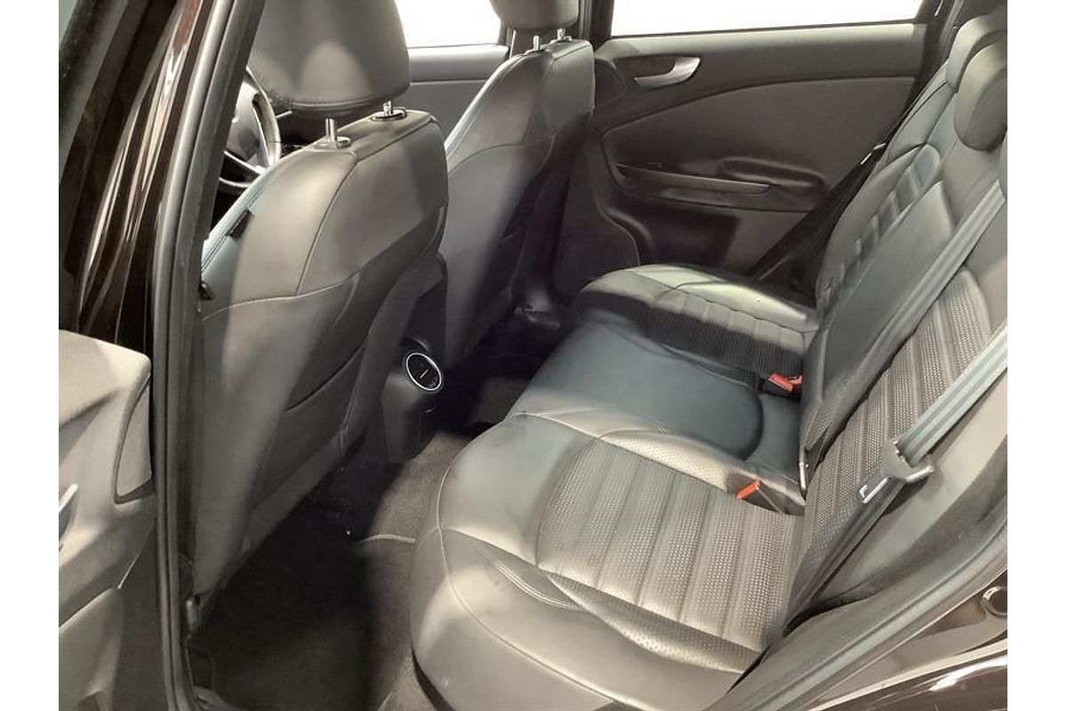 2016 Alfa Romeo Giulietta Distinctive Series 1