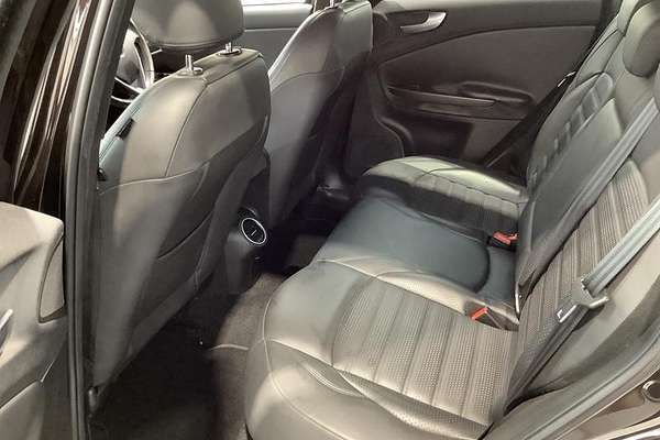 2016 Alfa Romeo Giulietta Distinctive Series 1