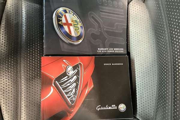 2016 Alfa Romeo Giulietta Distinctive Series 1