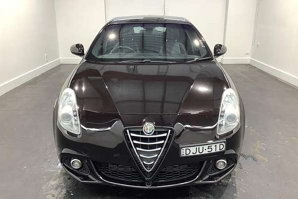 2016 Alfa Romeo Giulietta Distinctive Series 1