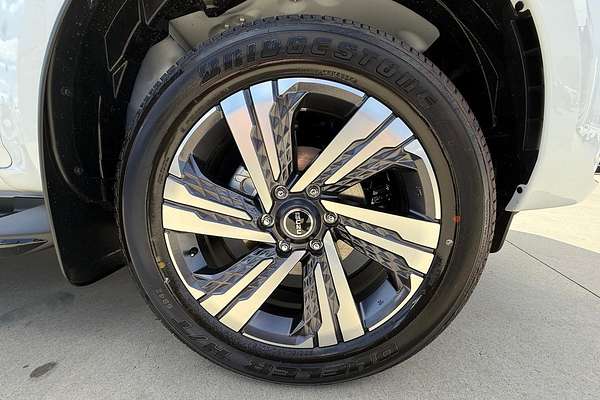 2025 Isuzu MU-X LS-T