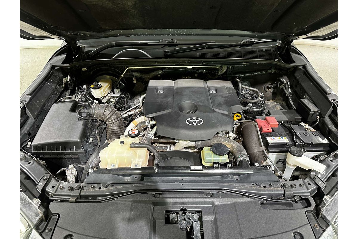 2020 Toyota Hilux SR5 GUN126R 4X4