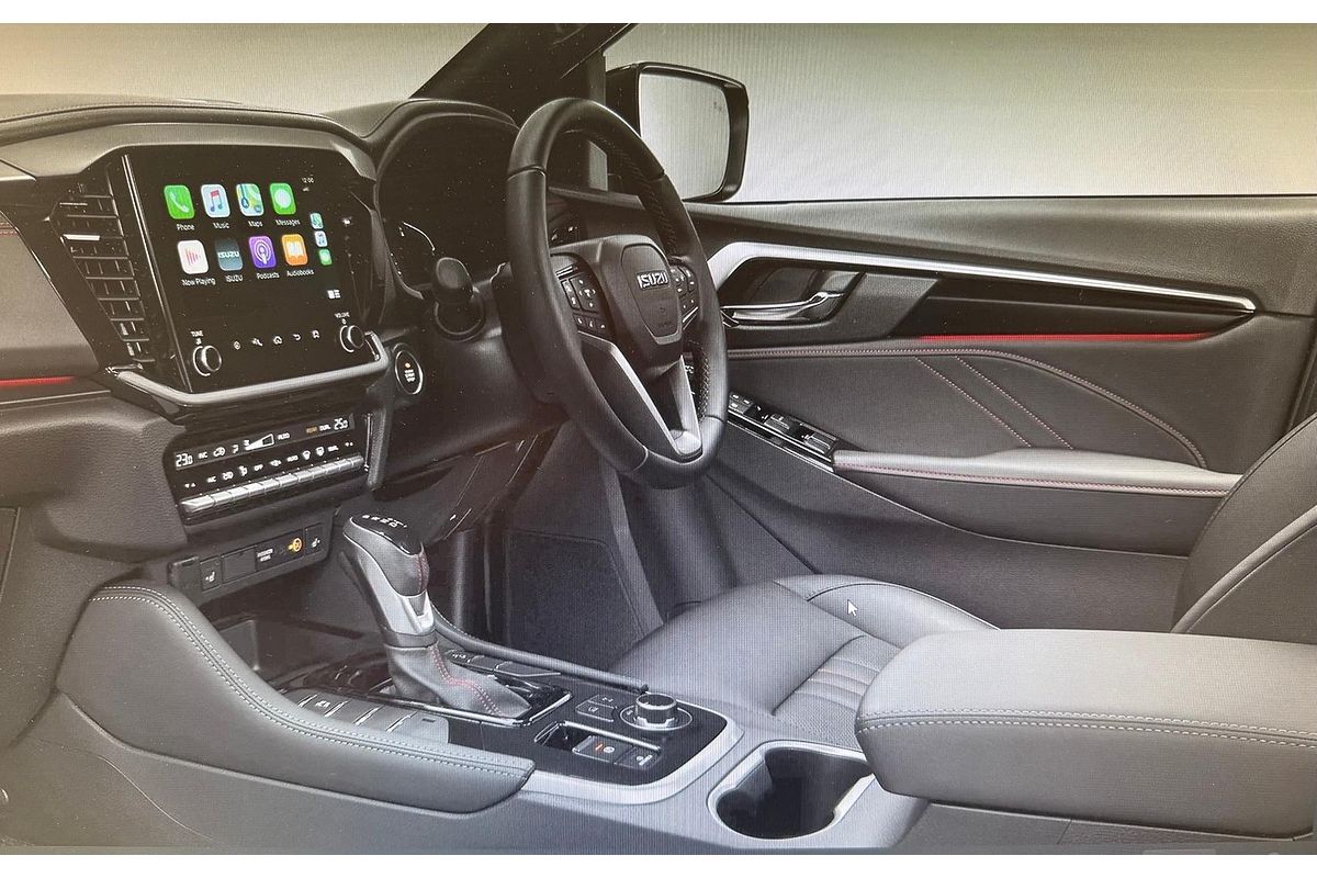 2025 Isuzu MU-X X-TERRAIN