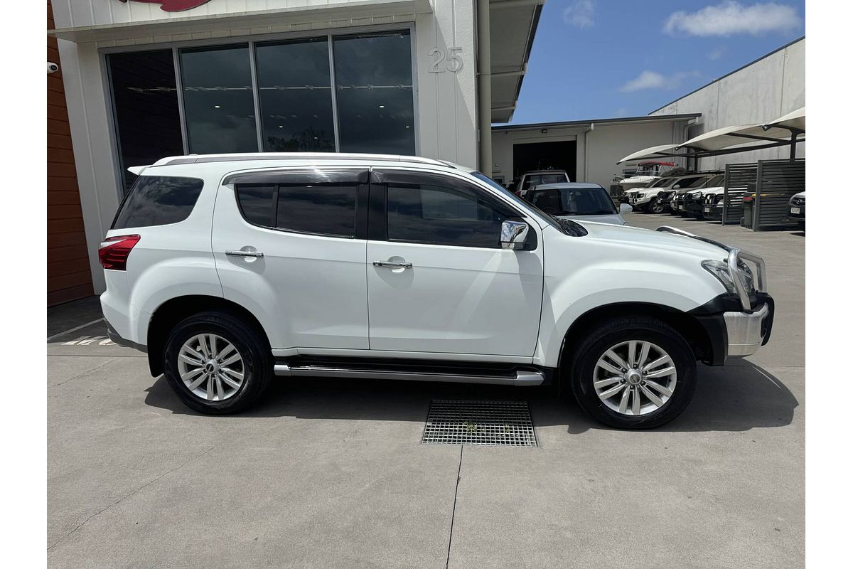 2017 Isuzu MU-X LS-T