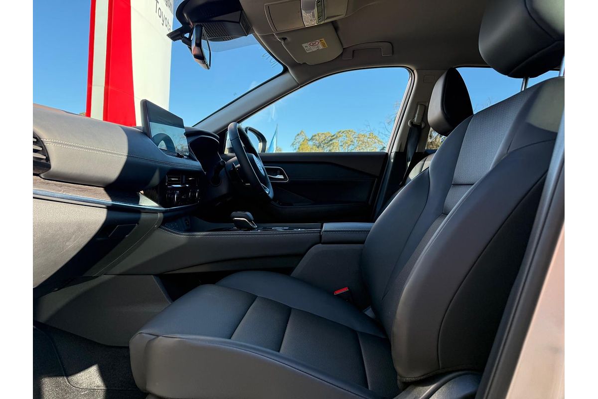 2024 Nissan X-TRAIL ST-L T33