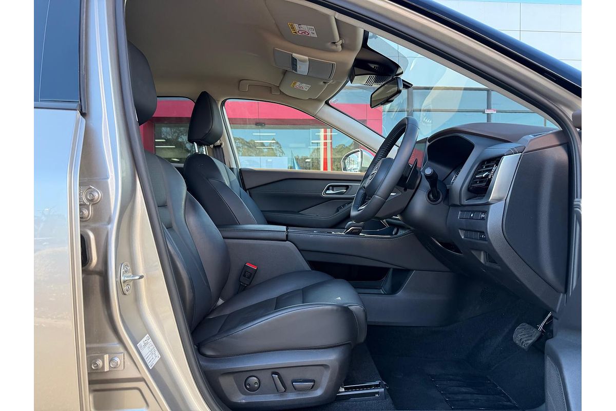 2024 Nissan X-TRAIL ST-L T33