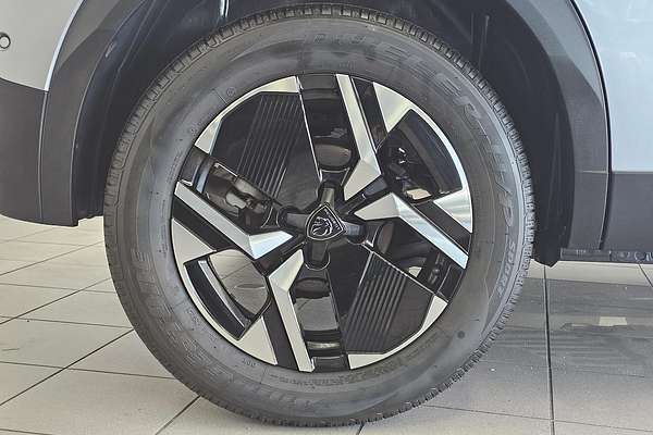 2023 Peugeot 2008 GT P24