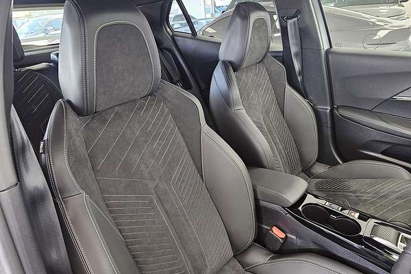 2023 Peugeot 2008 GT P24