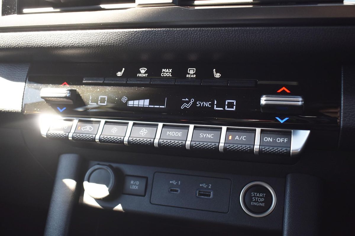 2024 Mitsubishi Triton GSR MV 4X4