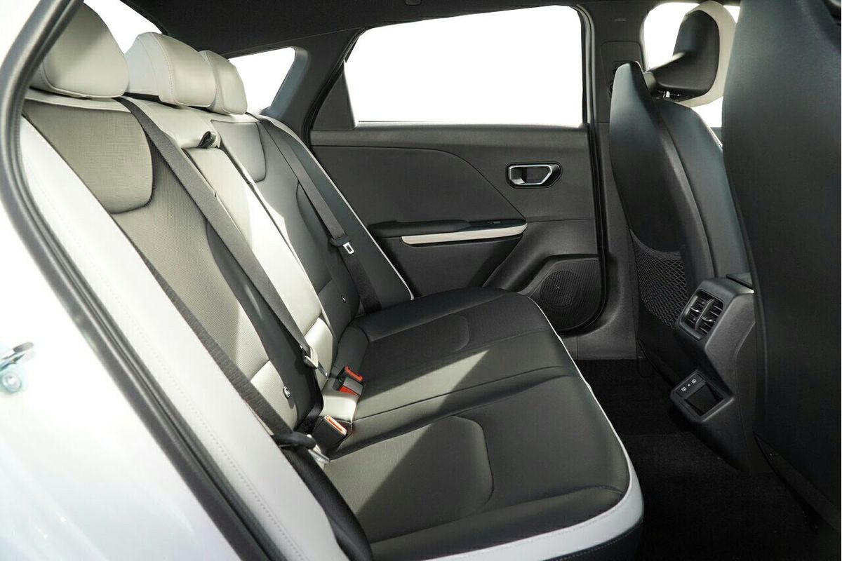 2025 Kia K4 GT-Line CL4m