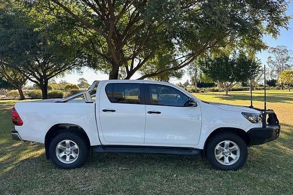 2021 Toyota Hilux SR GUN126R 4X4