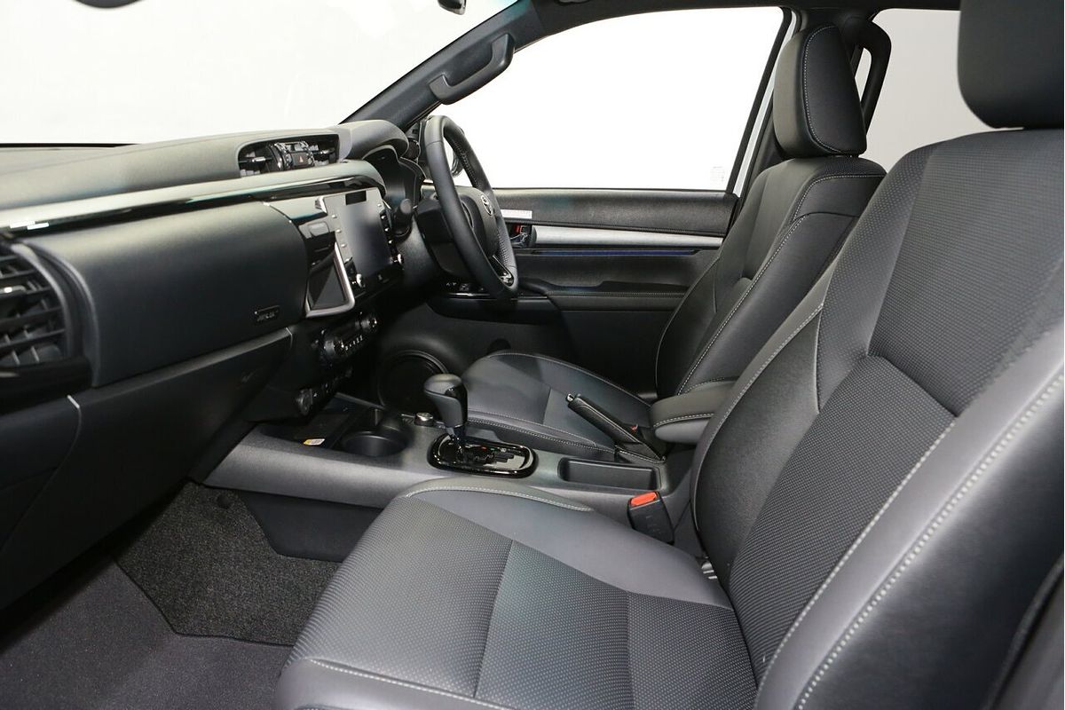 2025 Toyota Hilux Rogue 48V GUN126R 4X4