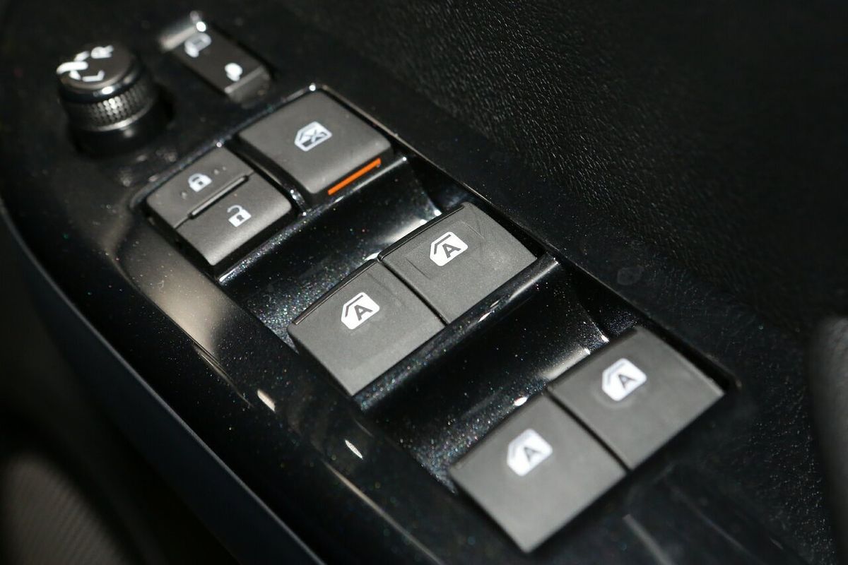 2025 Toyota Hilux Rogue 48V GUN126R 4X4