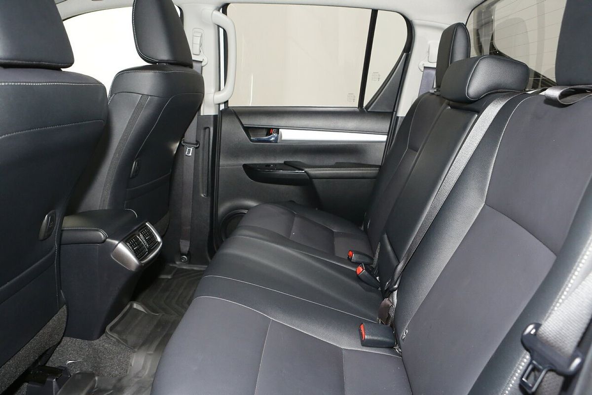2022 Toyota Hilux SR5 GUN126R 4X4