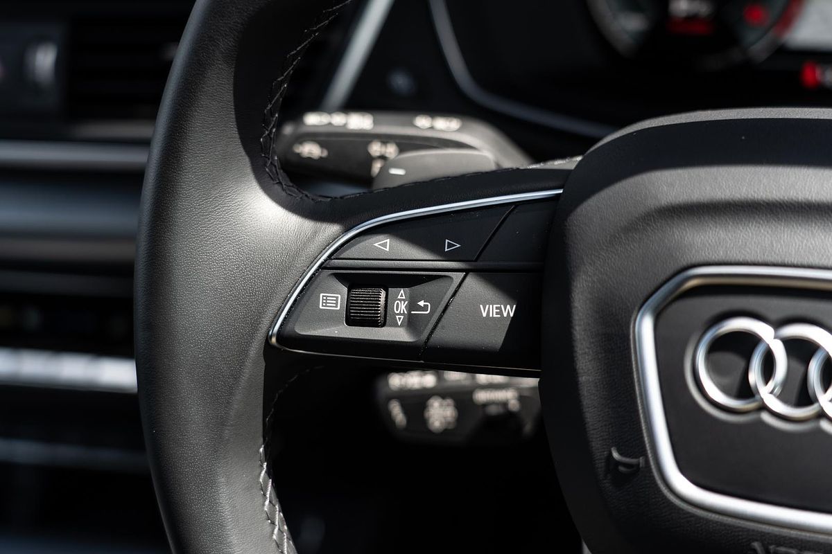 2024 Audi Q5 40 TDI S line FY