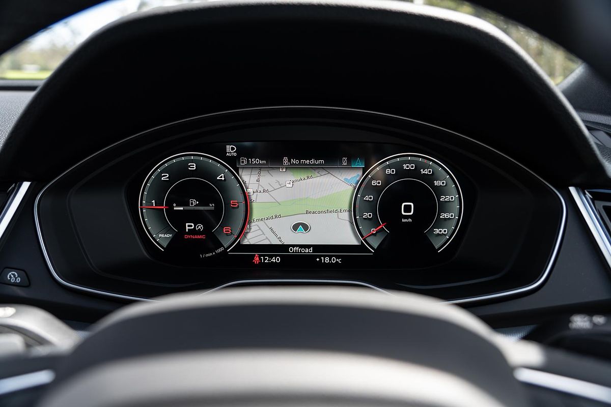 2024 Audi Q5 40 TDI S line FY