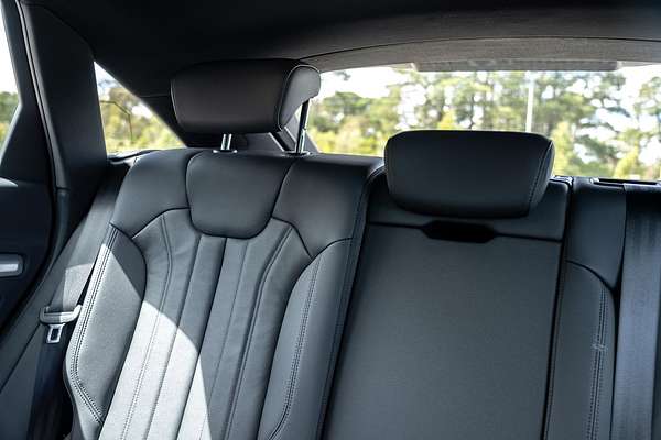 2024 Audi Q5 40 TDI S line FY