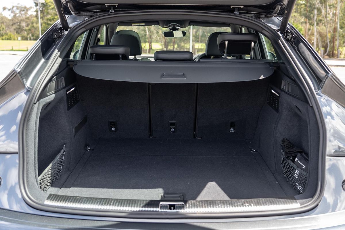 2024 Audi Q5 40 TDI S line FY