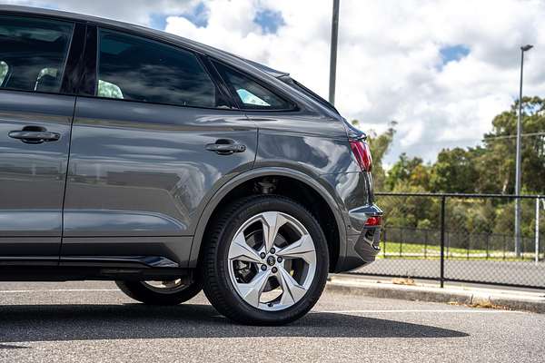 2024 Audi Q5 40 TDI S line FY
