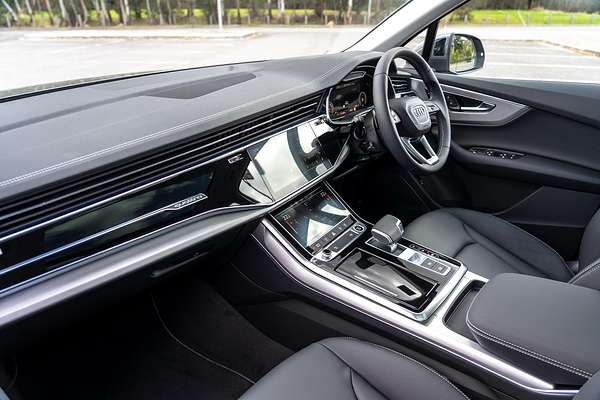 2025 Audi Q7 45 TFSI 4M