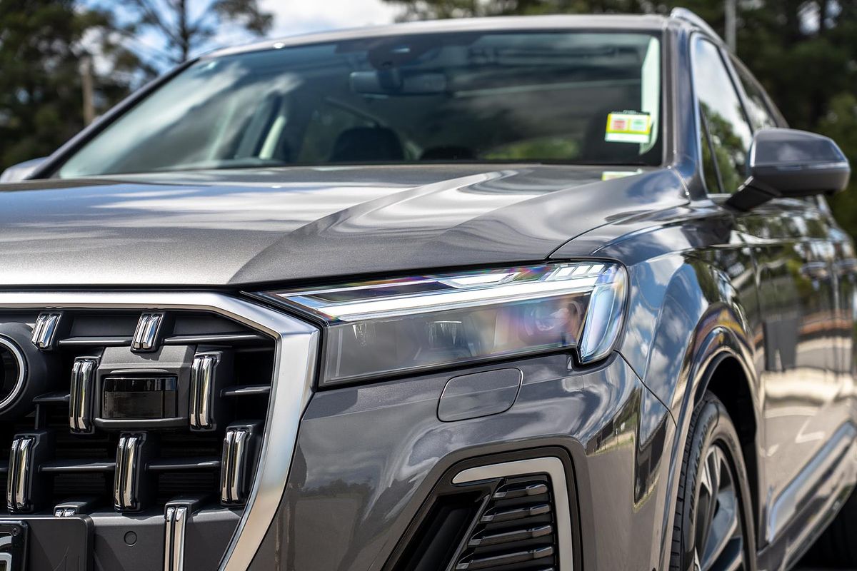 2025 Audi Q7 45 TFSI 4M