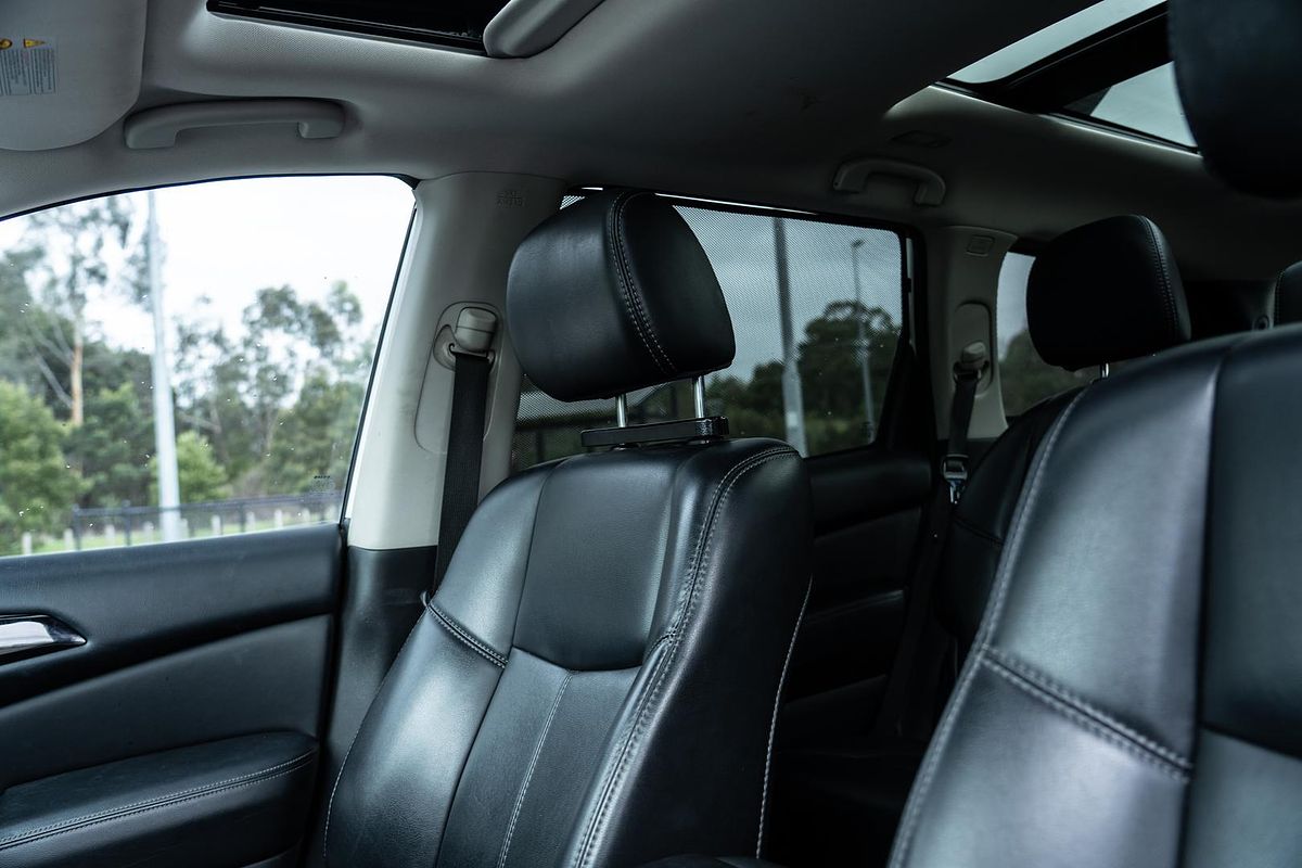 2017 Nissan Pathfinder ST-L R52 Series II