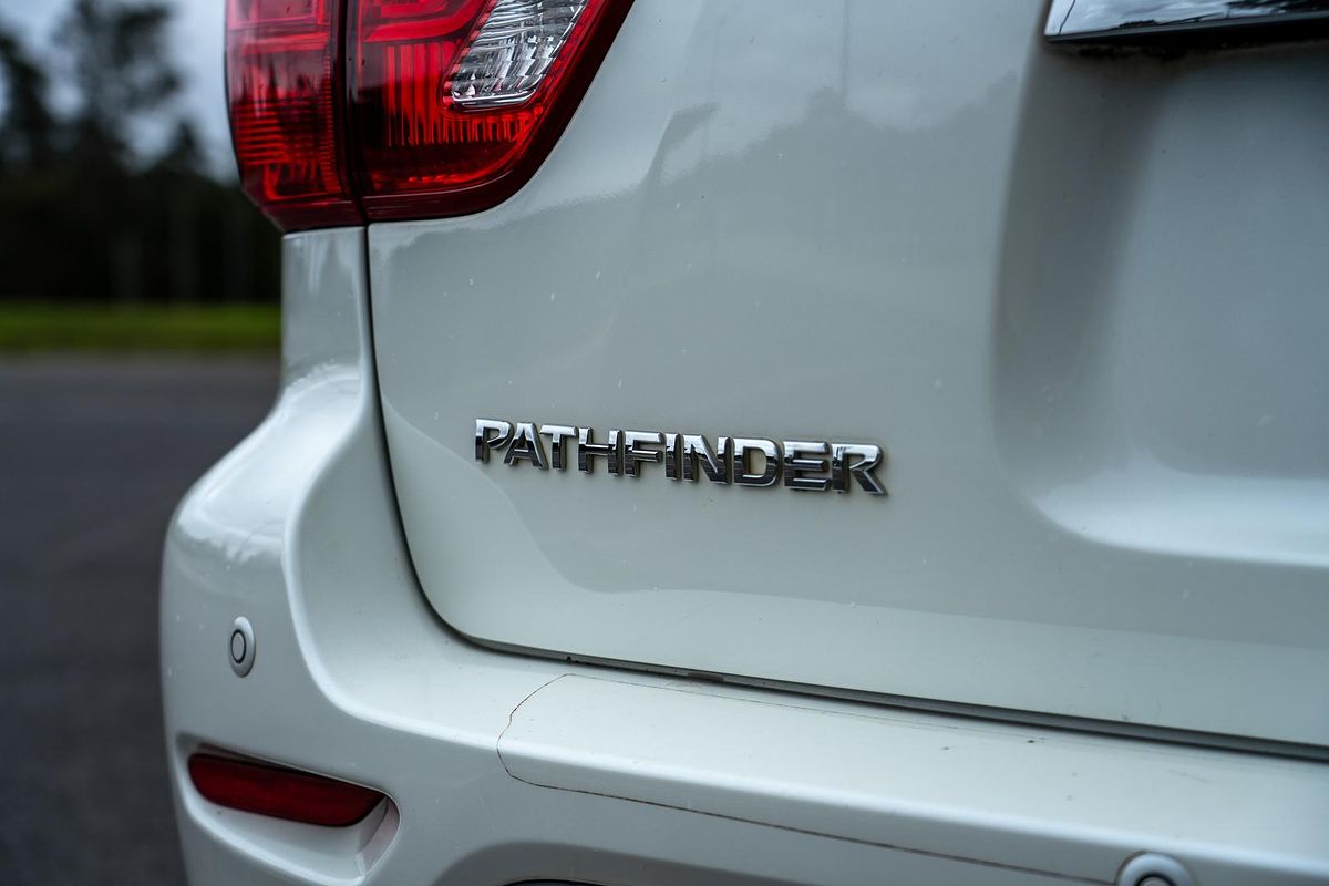 2017 Nissan Pathfinder ST-L R52 Series II