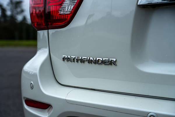 2017 Nissan Pathfinder ST-L R52 Series II