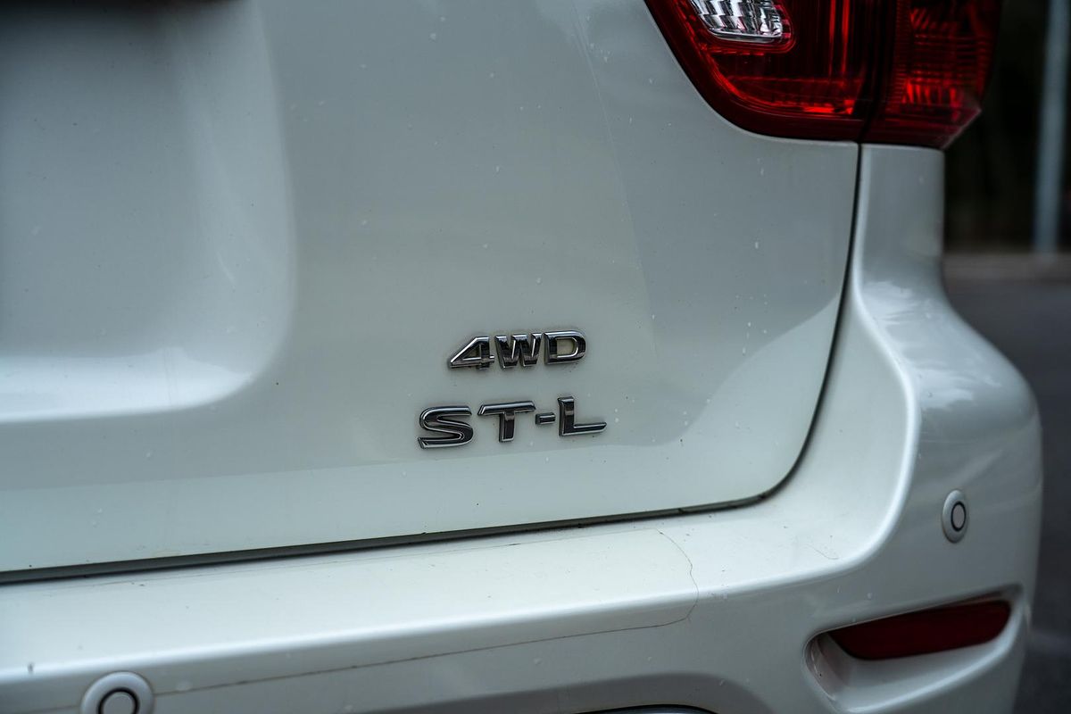 2017 Nissan Pathfinder ST-L R52 Series II
