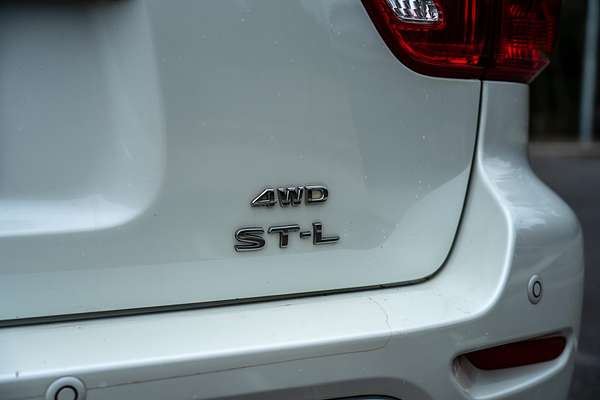 2017 Nissan Pathfinder ST-L R52 Series II