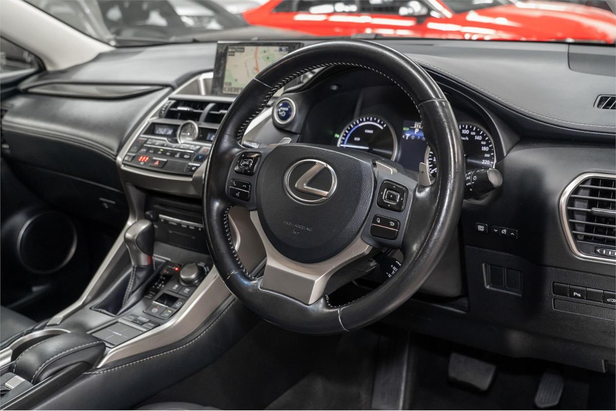2015 Lexus NX NX300h Luxury AYZ15R