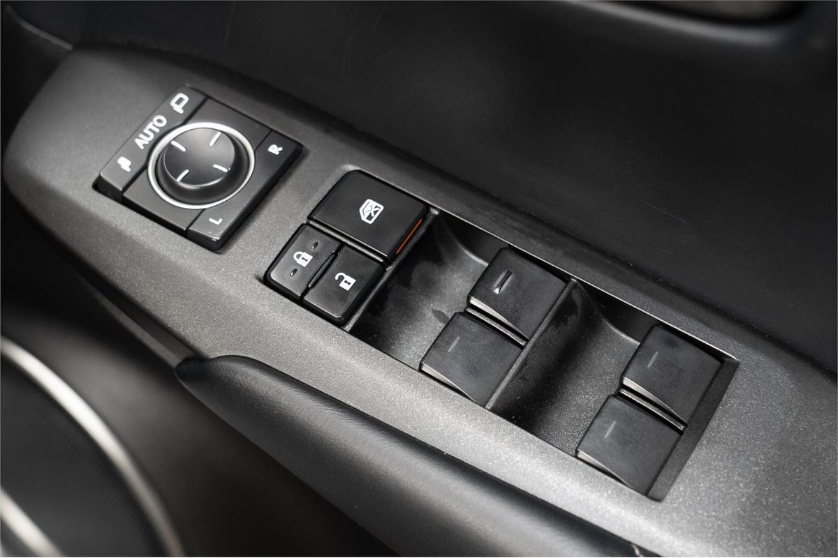 2015 Lexus NX NX300h Luxury AYZ15R