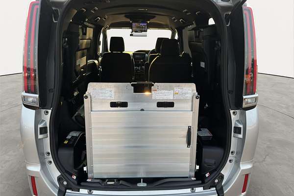 2017 Toyota Esquire XI Welcab ZRR80