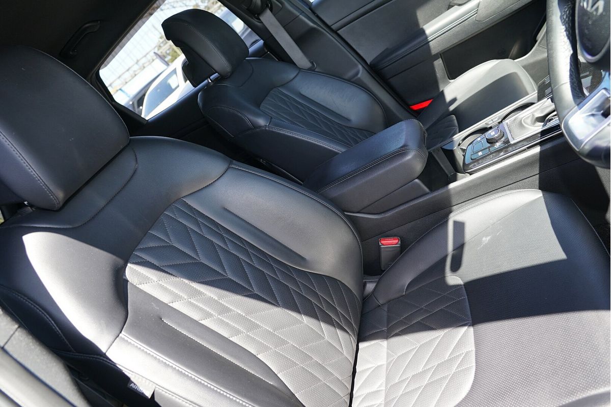2022 Kia Sportage SX+ NQ5