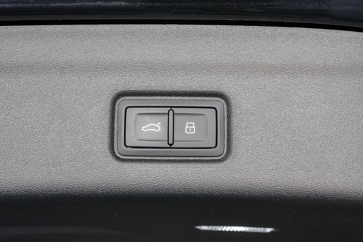 2024 Audi Q6 e-tron Performance GF