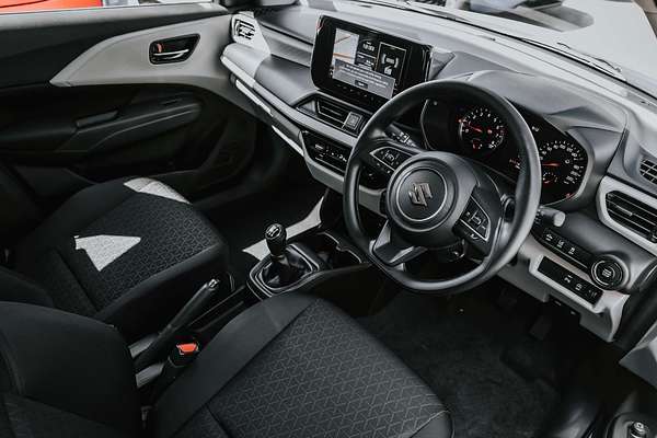 2025 Suzuki Swift Hybrid UZ