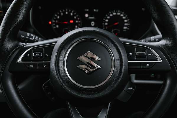 2025 Suzuki Swift Hybrid UZ