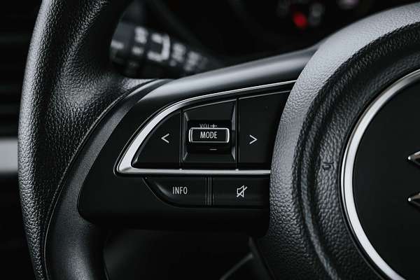 2025 Suzuki Swift Hybrid UZ