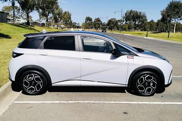 2025 BYD Dolphin Premium