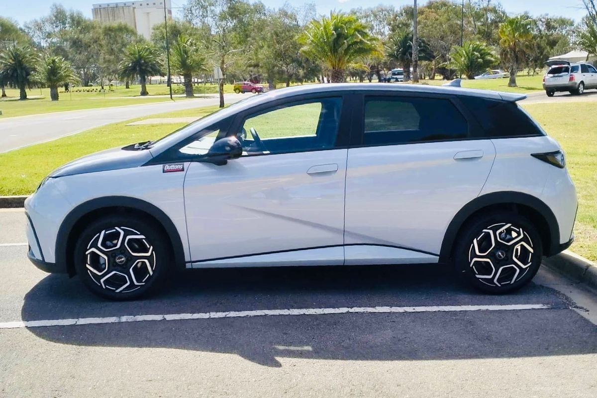 2025 BYD Dolphin Premium