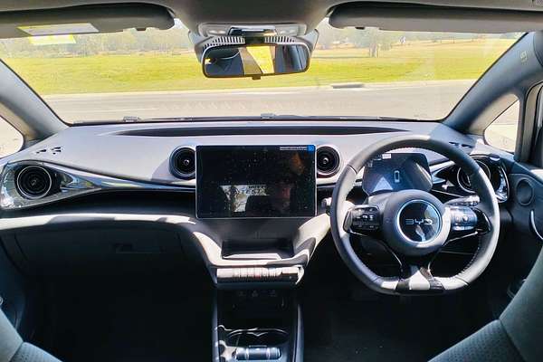 2025 BYD Dolphin Premium