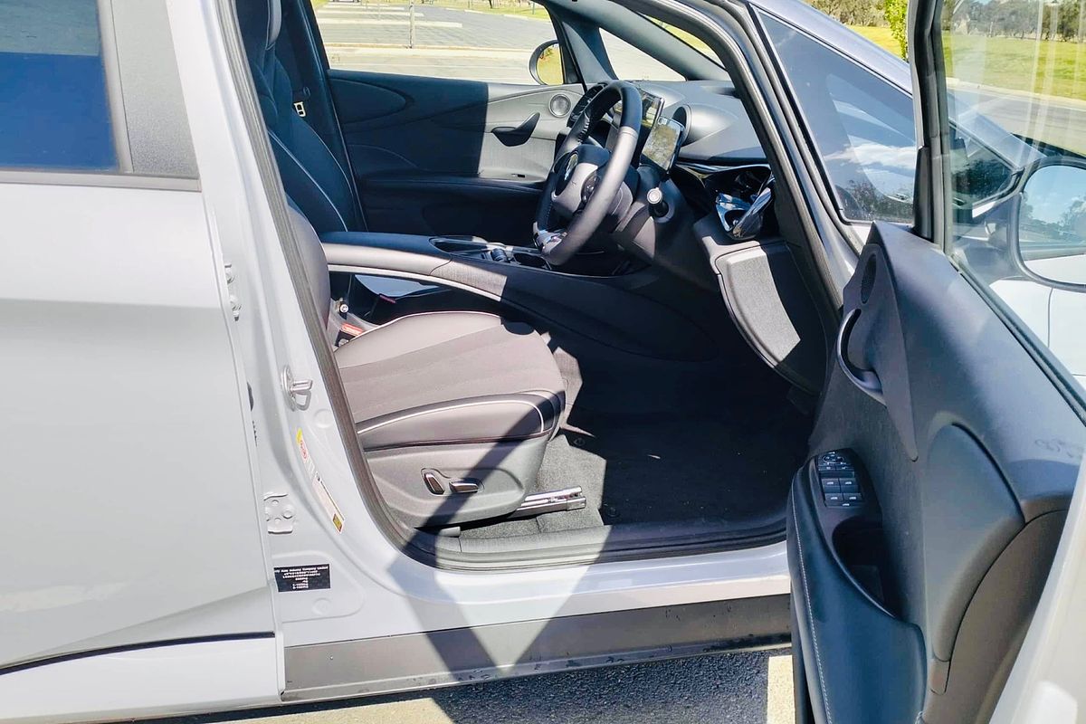 2025 BYD Dolphin Premium