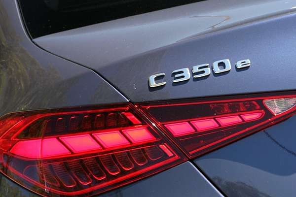 2025 Mercedes-Benz C-Class C350 e W206